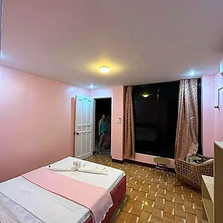 Triponia\'S Seaside Homestay - Agatha